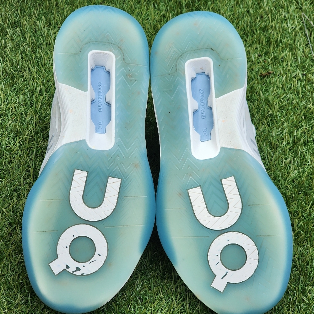 On Running Cloud White and Sky Blue Athletic Shoes - The Roger Advantage Pro - Picture 8 of 9